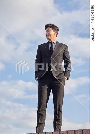 スーツ 正装 20代 44554196