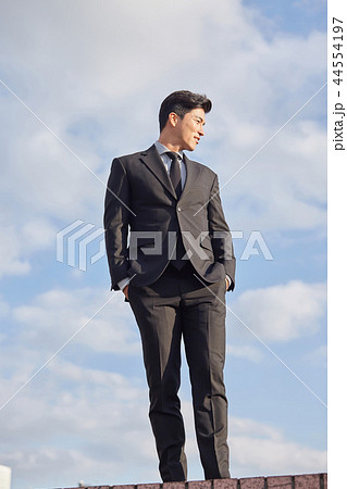 スーツ 正装 20代 44554197