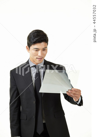 20代 会社員 韓国人 44557032