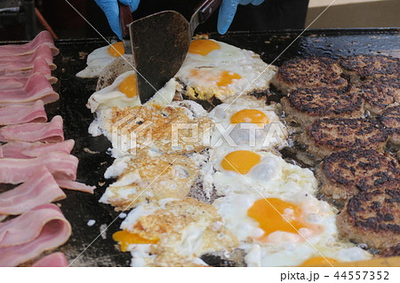 ハンバーガー ハンバーガー 44557352