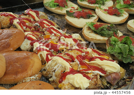 ハンバーガー 44557456