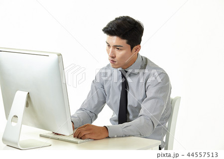 20代 会社員 韓国人 44557513