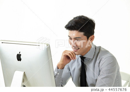 20代 会社員 韓国人 44557676