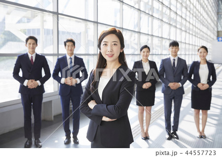 仲間 同僚 会社員 44557723