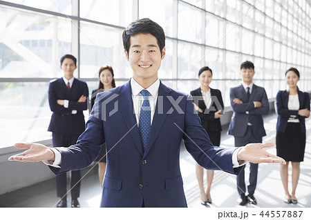 笑顔 微笑 微笑み 44557887