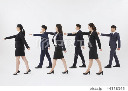 ビジネスマン ビジネスウーマン 拳 44558366