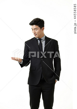 20代 会社員 韓国人 44558585