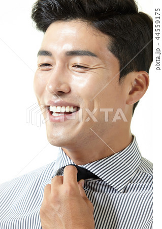 20代 会社員 韓国人 44559175