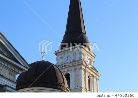 Golden domes of the Orthodox Church 44560260
