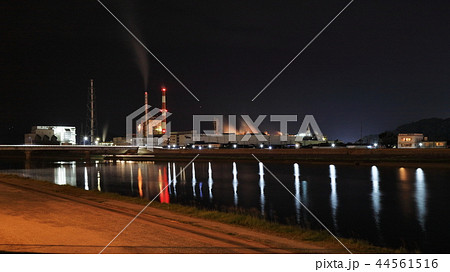 中越パルプ（鹿児島県薩摩川内市）　工場夜景と川内川 44561516