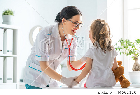 Doctor examining a child 44562120
