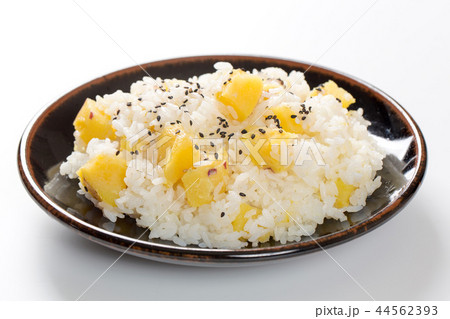 サツマイモ御飯 44562393