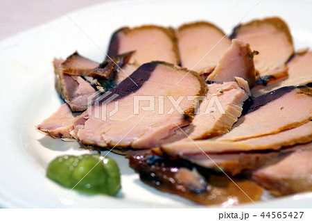 スライスしたナマリ節 44565427