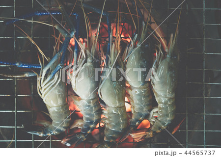 Grilled shrimp (Giant freshwater prawn) at market Grilled shrimp (Giant freshwater prawn) at market 44565737