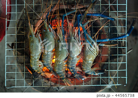Grilled shrimp (Giant freshwater prawn) at market 44565738