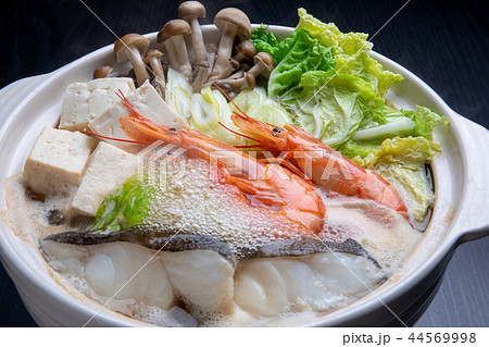 鍋料理 海鮮鍋 加熱中 鍋料理 海鮮鍋 加熱中 44569998