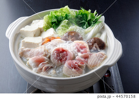 鍋料理　水炊き　加熱中 44570158