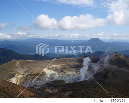 雌阿寒岳と阿寒湖 雌阿寒岳と阿寒湖 44570341