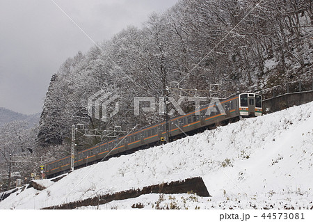 冬の上越線高崎口の211系 冬の上越線高崎口の211系 44573081