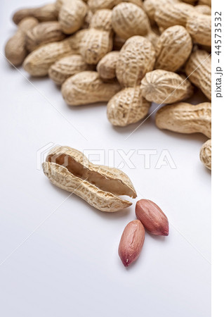 ピーナッツ ナット 皮 44573532