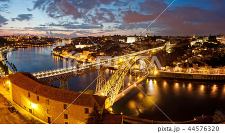 Evening in Porto, panorama view 44576320