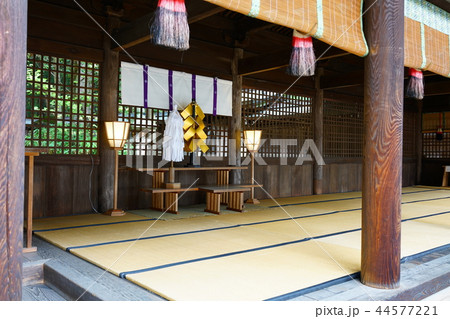 諏訪大社下社秋宮 左右片拝殿(左) 諏訪郡下諏訪町 諏訪大社下社秋宮 左右片拝殿(左) 諏訪郡下諏訪町 44577221