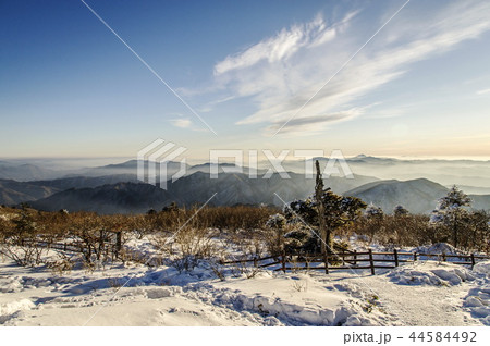 山 国立公園 雪景色 44584492