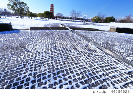 雪が描く模様 44584628