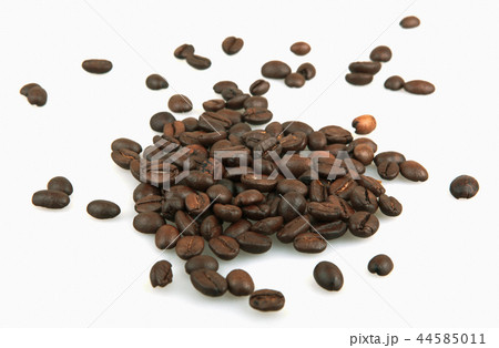 Coffee beans isolated on white Coffee beans isolated on white 44585011