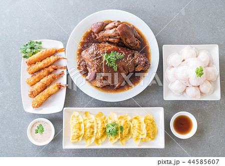 Stewed pork leg in gravy soup 44585607