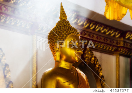 Close up the buddha 44587377