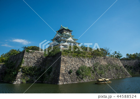 晴天の大阪城内堀に浮かぶ御座船 44588524