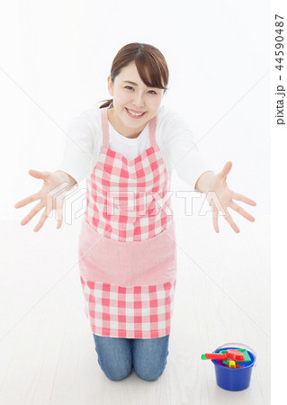 若い女性保育士の写真素材