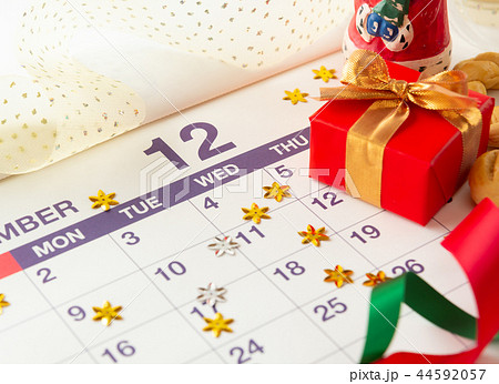 クリスマス カレンダー 12月 プレゼント クリスマスカラー クリスマス カレンダー 12月 プレゼント クリスマスカラー 44592057