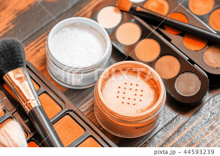 Matte loose powder Matte loose powder 44593239