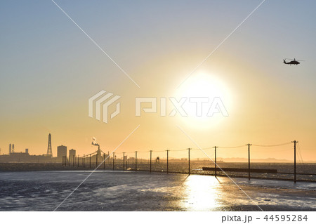 江川海岸と夕日 44595284