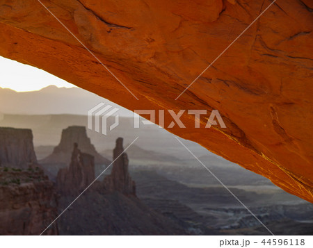 メサアーチの日の出 44596118