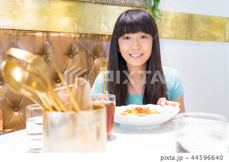 女性 女の人 女 44596640