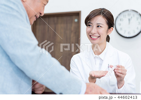 シニア、薬剤師、処方箋、薬 44602413