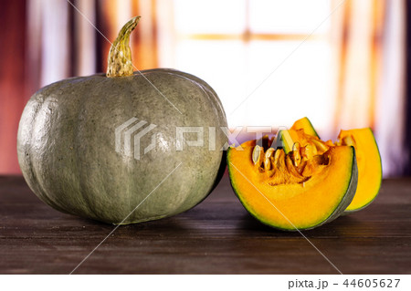 Fresh blue grey pumpkin nagy dobosi with curtains Fresh blue grey pumpkin nagy dobosi with curtains 44605627
