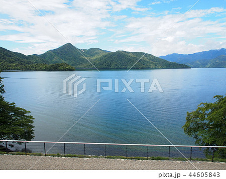 英国大使館別荘記念公園からの中禅寺湖 44605843