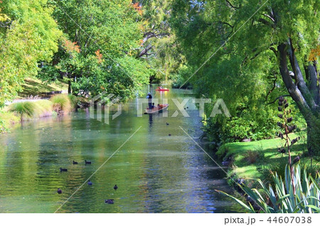 エイヴォン川でパンティング風景 44607038
