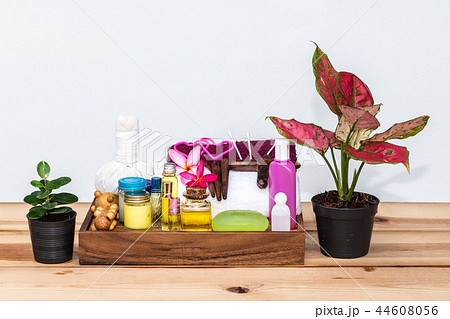 spa, oil, handmade soap, shampoo 44608056