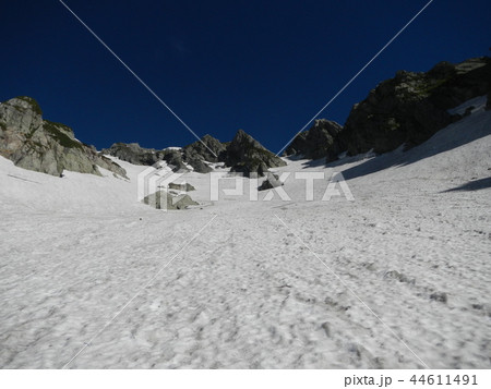 剱岳　長次郎谷(左俣)の登攀　熊の岩付近より右俣上部 44611491