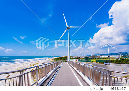 （静岡県）菊川河口の風力発電風車 44618147
