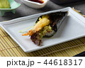 temaki roll with tempura prawns 44618317