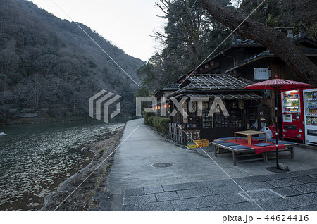 夕暮れの嵯峨野 44624416