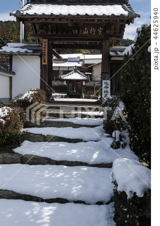 雪の地蔵堂 雪の地蔵堂 44625940