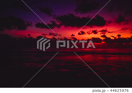 Colorful bright sunset or sunrise at beach 44625976