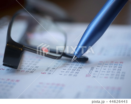 ビジネスイメージ・カレンダー・メガネ 44626443